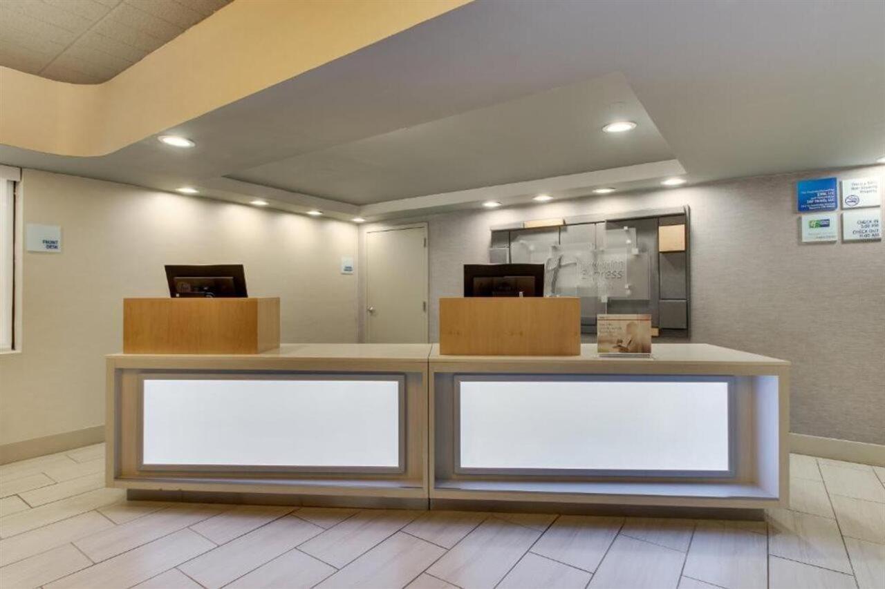 Holiday Inn Express Pittston - Scranton Airport By Ihg Екстер'єр фото