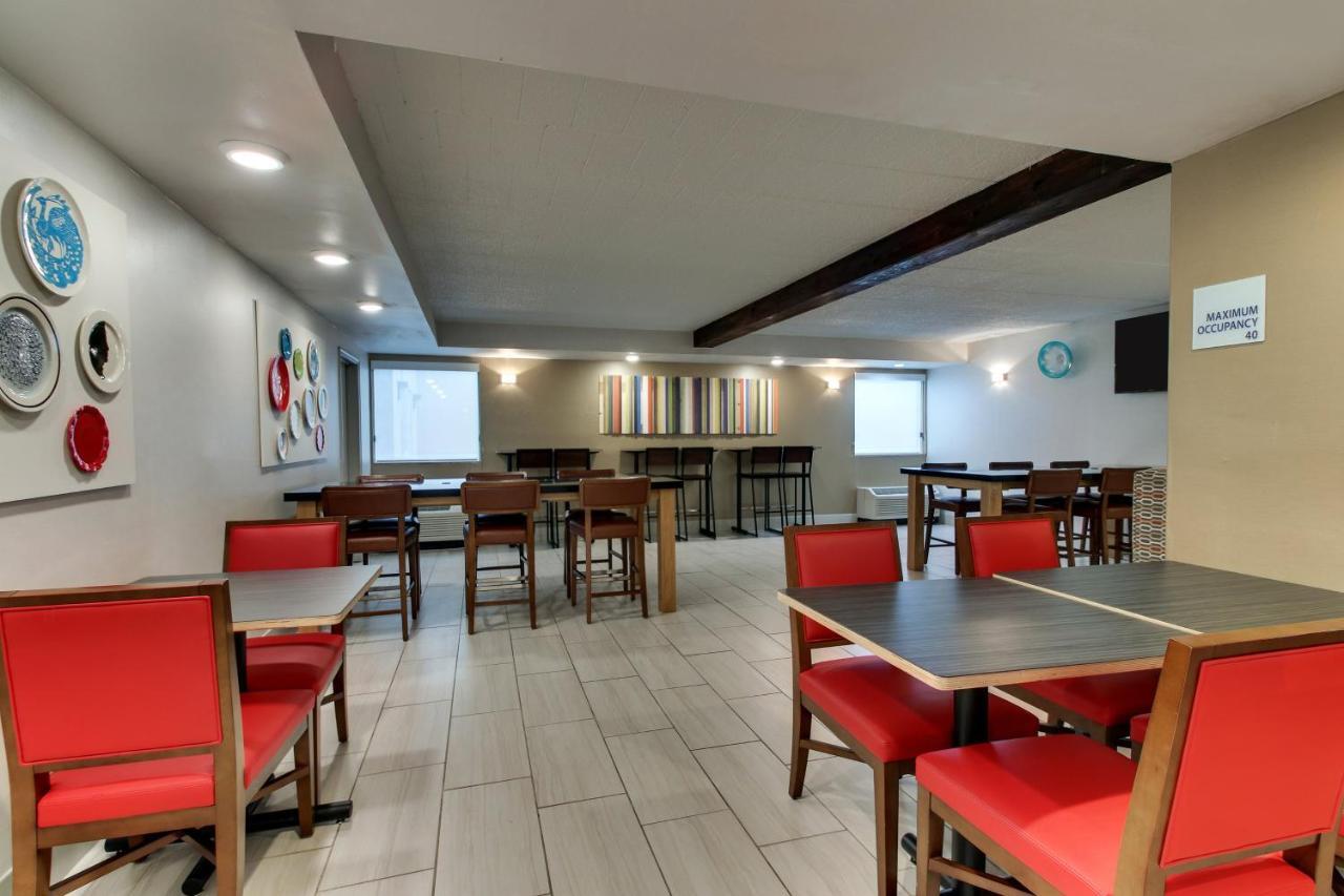 Holiday Inn Express Pittston - Scranton Airport By Ihg Екстер'єр фото