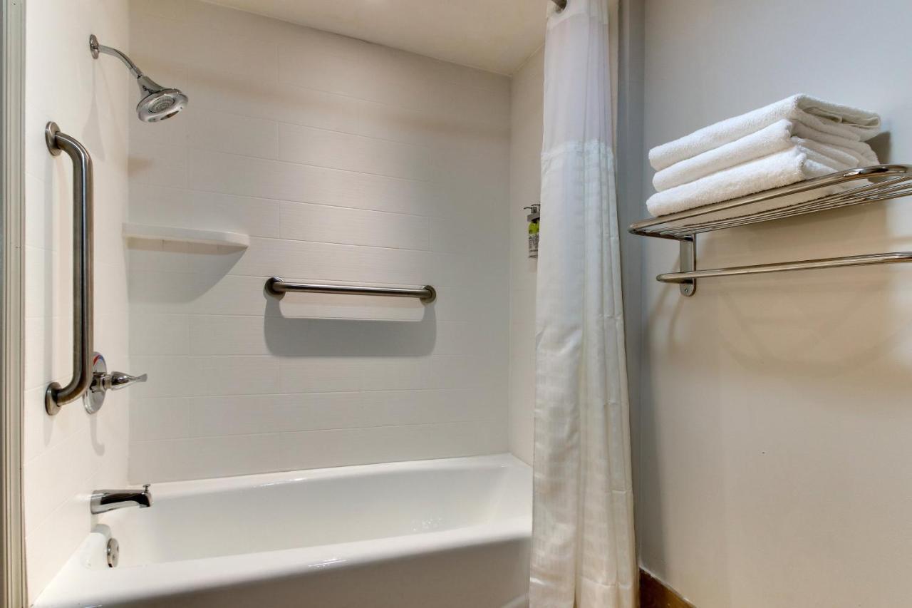 Holiday Inn Express Pittston - Scranton Airport By Ihg Екстер'єр фото