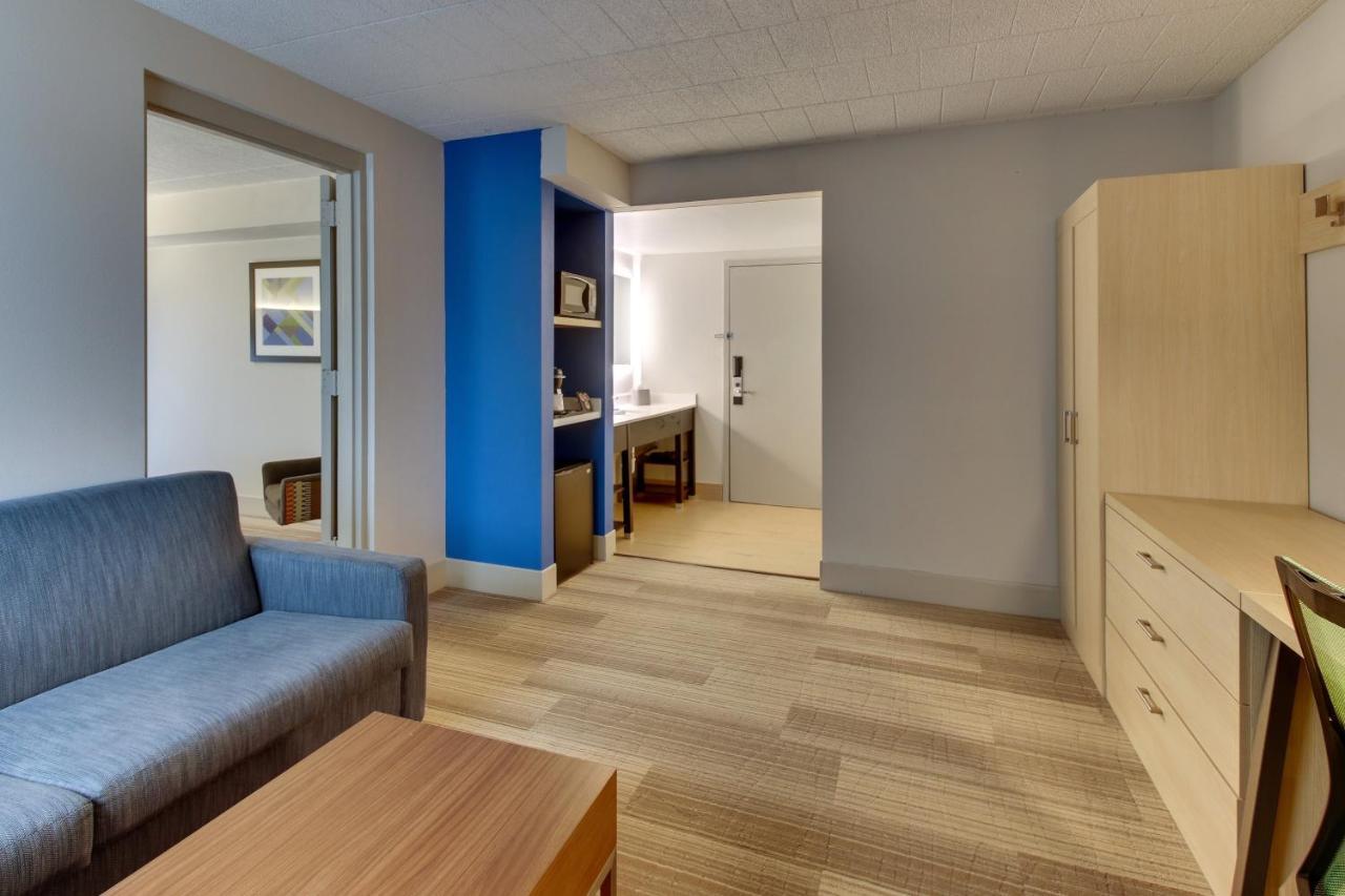 Holiday Inn Express Pittston - Scranton Airport By Ihg Екстер'єр фото