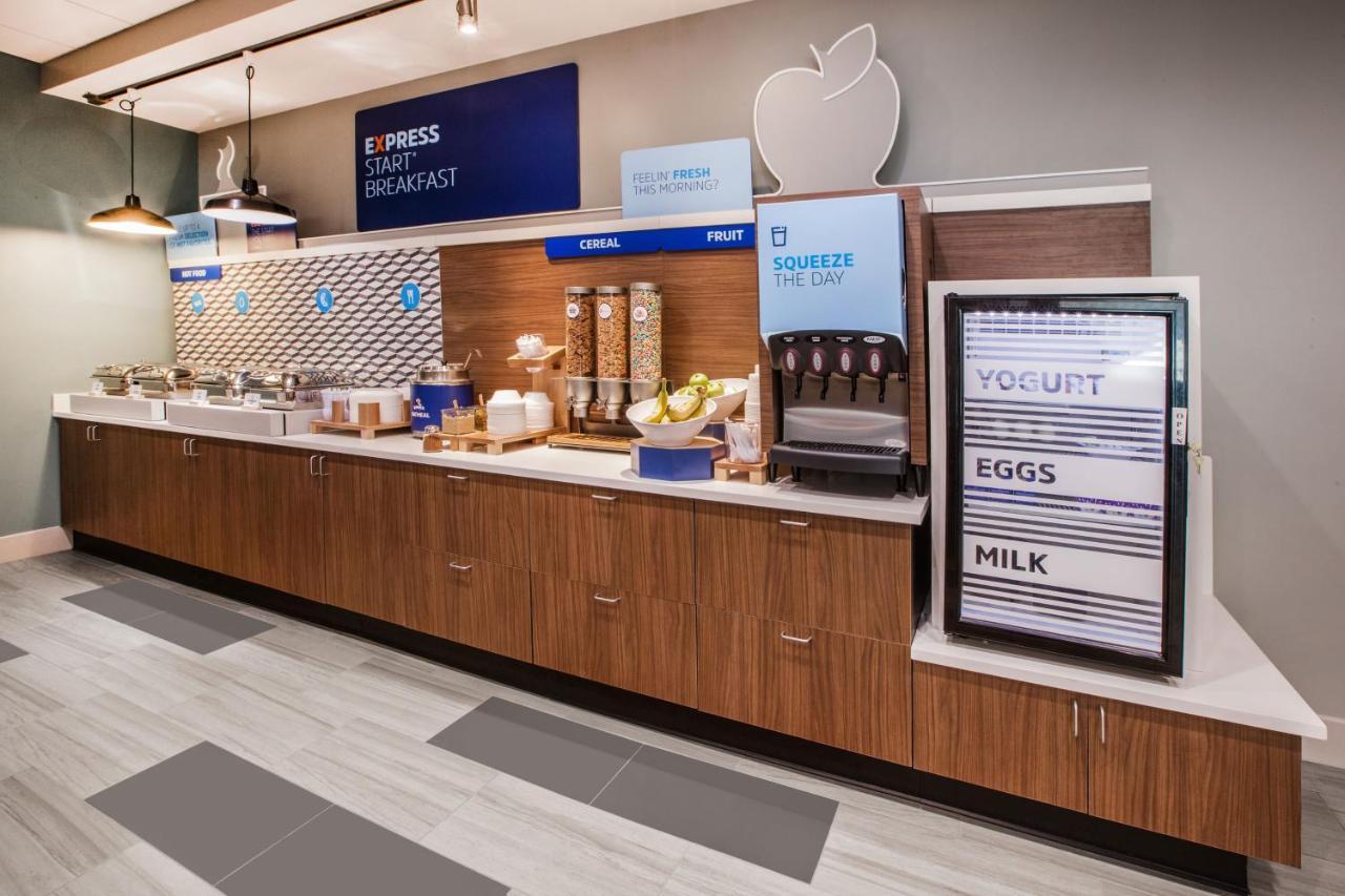 Holiday Inn Express Pittston - Scranton Airport By Ihg Екстер'єр фото